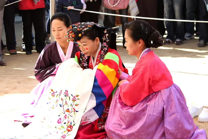 한복 예시 사진